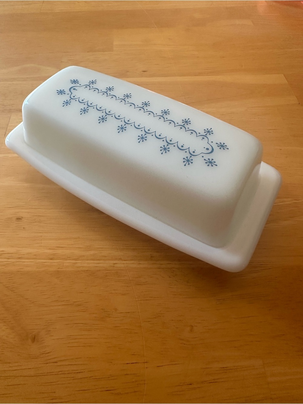 Vintage Pyrex Snowflake Garland Butter Dish